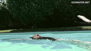 Sexy naked erotics with Lana Lelani in the pool