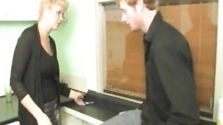 Mature stepmother wanks stepson till bukkake