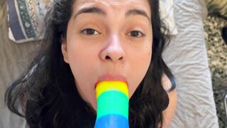 I teach my 18 year old sister to suck a dick for the first time with her dildo