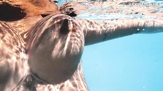 Venezuelan Beauty Alluring Underwater Showcase