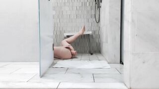 Solo Hotel Shower Play