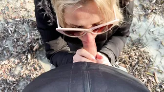 Stop walking, I want you to fuck me! – Outdoor sex