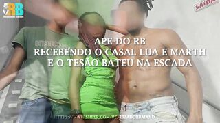 Realizador Baiano e Casal Lua e Marthofficial - Marido Cuckold veio me visitar e trouxe a esposa sem calcinha. Acabamos fudendo na escada - Vídeo Completo Sheer / Xvideos Red