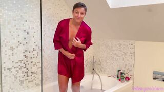 Czech female fighter ,,miss problem" in hot bath