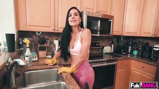 Sandy Love Maid Get Quick Cash Quick Clean.mp4 (Sandylovee )