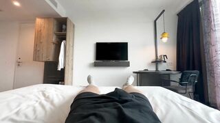 I seduce a hotel guest and it ends with a hot fuck