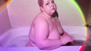 Fat egirl bathing