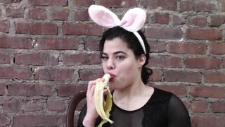 Hot Latina Makes Out With Her Banana