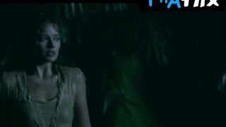 Margot Robbie Sexy Scene in The Legend Of Tarzan