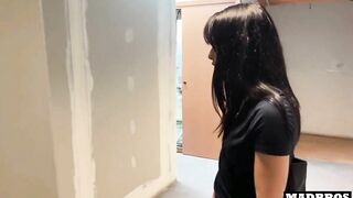 A pretty French girl cheats on her husband to secretly fuck his construction site colleagues!!!