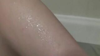 Lelu Love-Shaving Legs In Bath