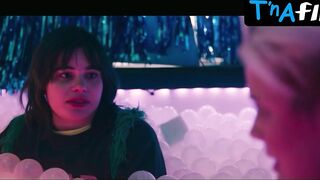 Barbie Ferreira Lesbian Scene in Unpregnant