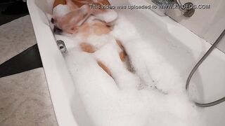 Sexy Foamy bath play