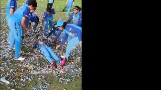 Smriti Mandhana Sexy Scene in Women Sports Person Hot