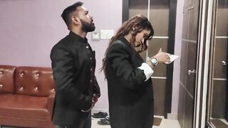 A Businessman Came to Meet Her Girlfriend and Made a Turbulent Fucking Session.