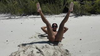 Aspen Rae Twerking On The Beach Video Leak