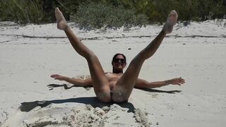 Aspen Rae Twerking On The Beach Video Leak