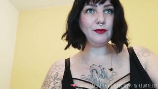 Vends-ta-culotte - JOI and humiliation with a busty dominatrix