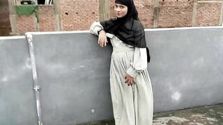 Muslim burqa girl Yoururfi got fucked by Hindu boy in stairs