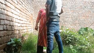 Indian hot girlfriend gets fucked by her boyfriend outdoor hard-core Desi sex video