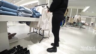 Risky blowjob in dressing room