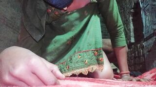 Desi Village girl gaand chudai sex Hindi audio