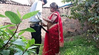 Newly married hot Indian bhabhi outdoor real sex video