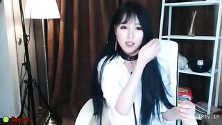 Korean camgirl in pantyhose creamy cum show