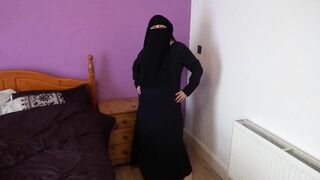 Dancing in Burka and Niqab in Bare Feet and Masturbating