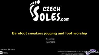 Barefoot sneakers jogging and foot worship (public foot worship, bare feet, sweaty feet, foot smell)