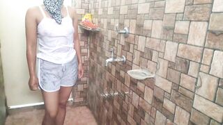 Indian stepbrother and stepsister sex in Bathroom, Bathroom sex video captured by some one