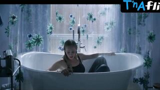 Uma Thurman Sexy Scene in Chambers