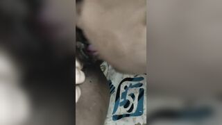 desi wife ke bur me ungli Kiya fir chut chatne lga chudai ke waqt Hindi Audio