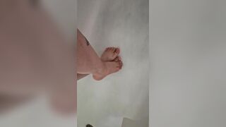 Look at my pretty feet while I shower (small feet size 3.5y) (5w)