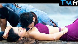 Payal Rajput Butt, Breasts Scene in Rdx Love