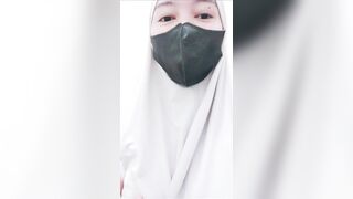 The Soft Sway of This Hijab Girl Makes Crot Fast