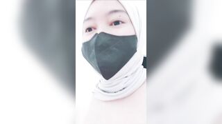 The Soft Sway of This Hijab Girl Makes Crot Fast