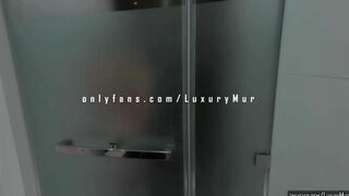 ⭐Wet Sex Doggystyle in the Shower-moisten her Face With Cum