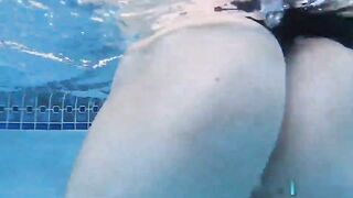 Ryan Smiles Underwater PAWG Twerk & Pussy Masturbation