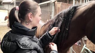 Sasha, 22 Years Old, Horse Riding Expert!