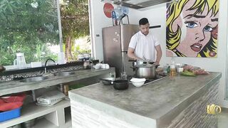 Using the kitchen to prepare a good fuck and sucking of Cris_LaCobra's cock