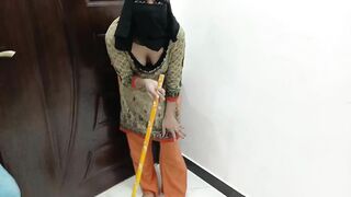 Desi Pakistani Beautiful Maid Flashing Boobs Seducing Her Boss