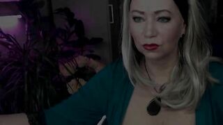 AimeeParadise is a hot mature anal slut .!. ))