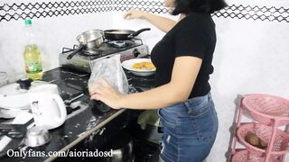 I found my horny stepsister in the kitchen and gave her the best fuck of her life, Porn spanish