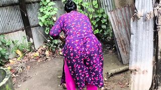 Desi bhabi sex with her young boyfriend outdoor from home