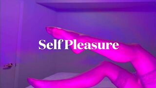 Self pleasure in stockings and high heels with big ass and dildo penetration to the beat