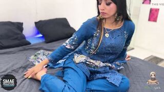 Pakistani Bhabi Aaliyah Yasin Rubs Her Pussy Until She Cums