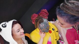 Anuskatzz, Missflora, And Lilylu Have Some Cosplay Anal Fisting Fun