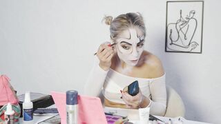 Harley Quinn Makeup Tutorial by Miss Daisy Diamond for Halloween