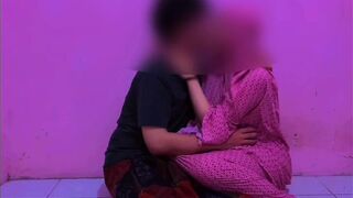 Blowjob In Sarong, Hijab Stepmother Cheats While Her Husband Is Working In India